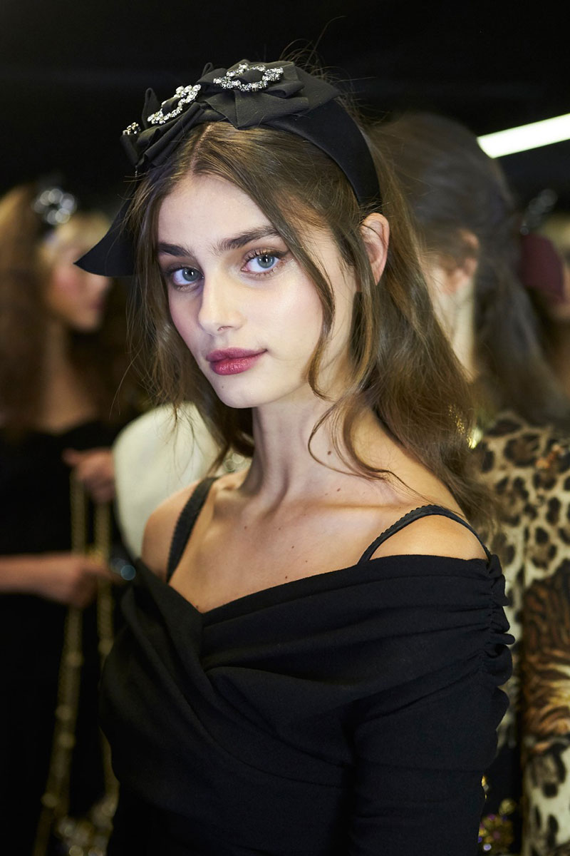 Dolce Gabbana Fall 2016 Headband Hair Trend Copy