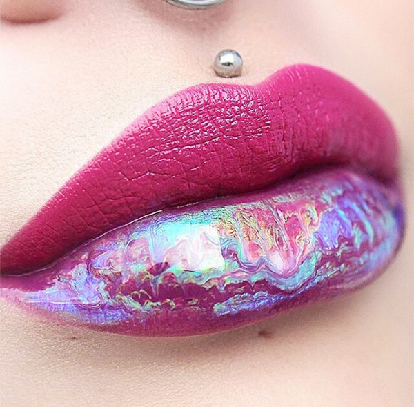 holographic lips are instagrams latest obsession 1975170 1479007522.600x0c