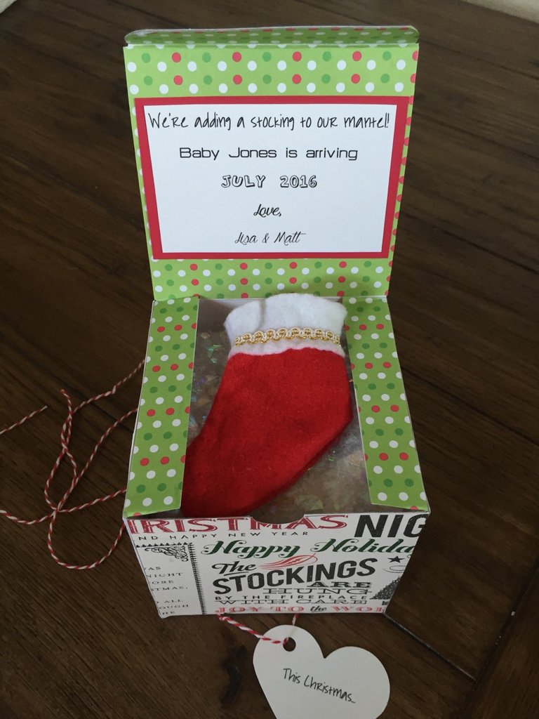 Winter Pregnancy Reveal Surprise Gift Box