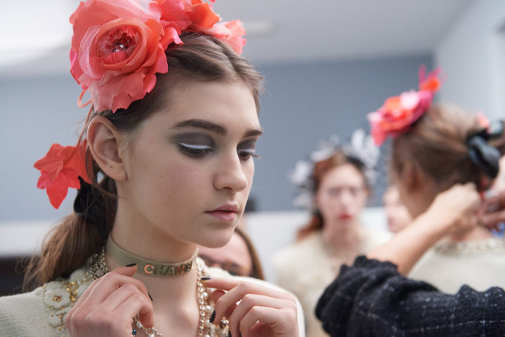chanel metiers d art 2016 17 paris cosmopolite mof dossier de presse 04 e1481046332411