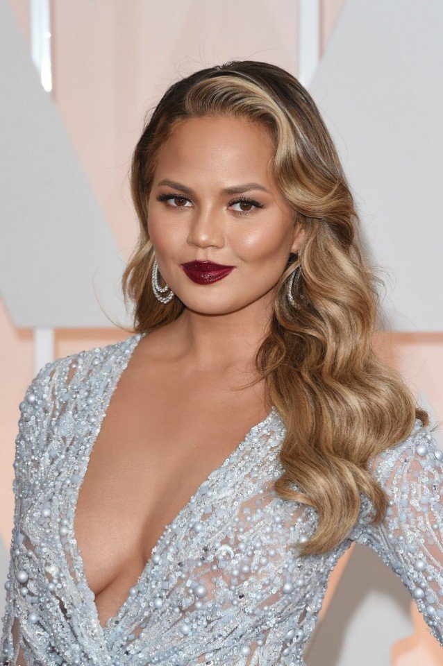 chrissy teigen academy awards red carpet best hair and makeup
