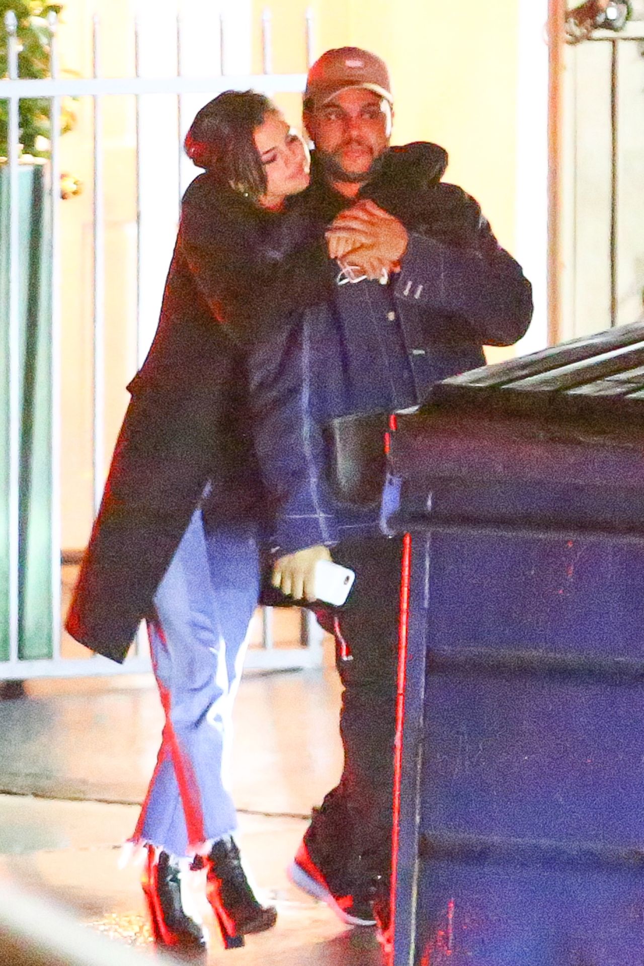 1280 selena gomez the weeknd AKM ED07011117I 05 ARMS
