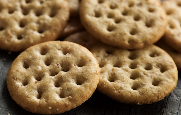 7 foods make you hungrier whole wheat crackers
