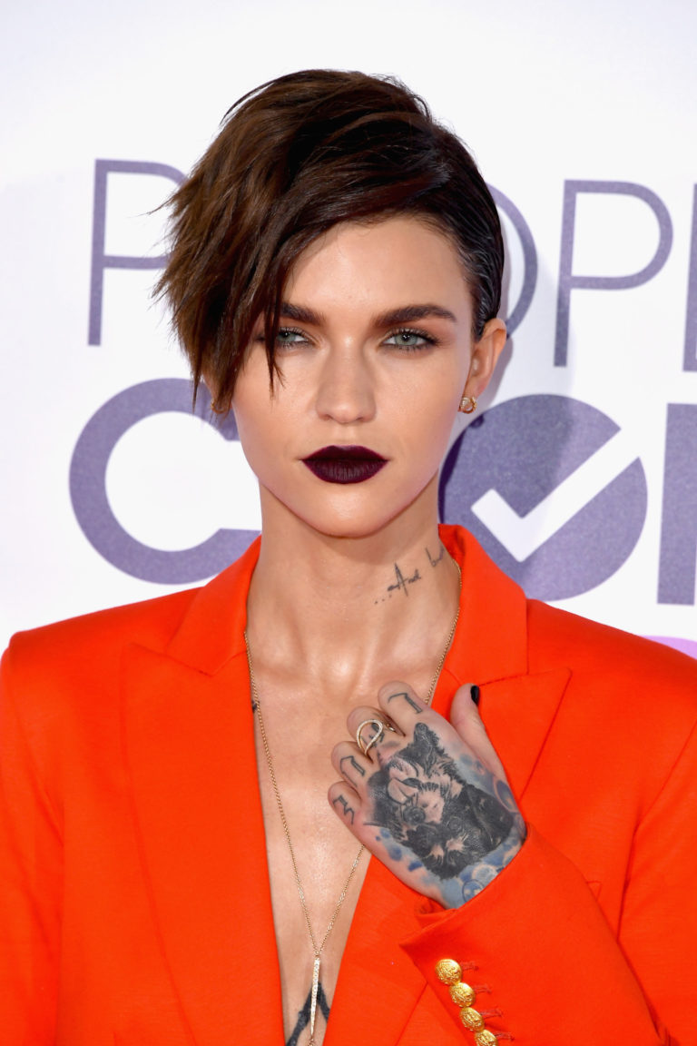 peoples choice awards 2017 beauty ruby rose 768x1152