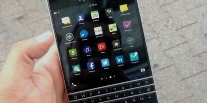 Η BlackBerry τετραγώνισε... την οθόνη!