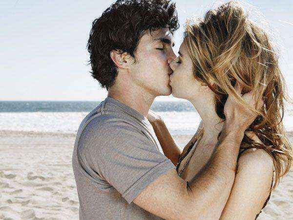 Πέντε φιλιά την ημέρα το μυστικό της τέλειας σχέσης