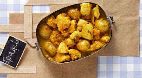 Συνταγή για φανταστικό κοτόπουλο µε πατάτες και κρόκο Κοζάνης στην κατσαρόλα