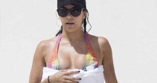 Ατελείωτο το καλοκαίρι για την Eva Longoria