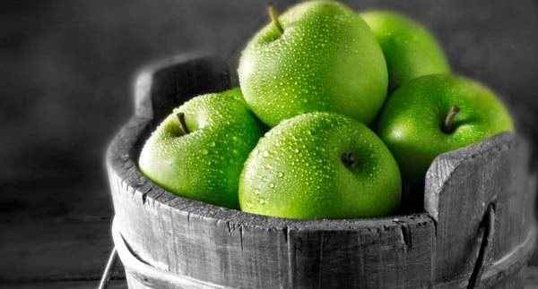 Ενυδατώστε την επιδερμίδα σας με μήλο και μέλι