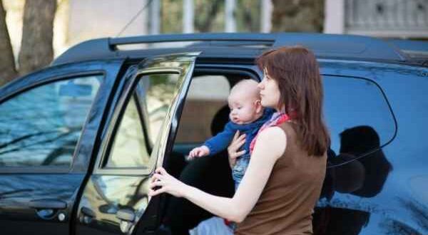 13 πράγματα που κάθε γονιός πρέπει να έχει στο αυτοκίνητο