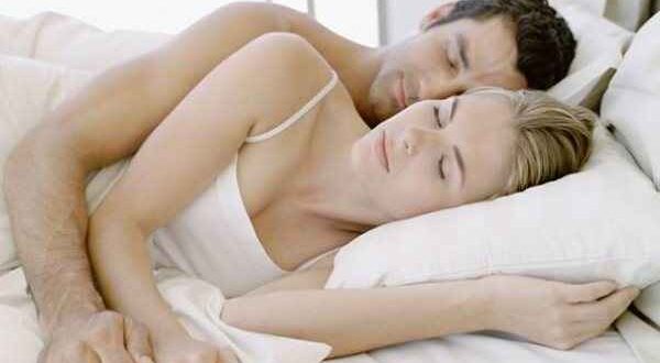Τι φανερώνει για το γάμο σας ο τρόπος που κοιμάστε