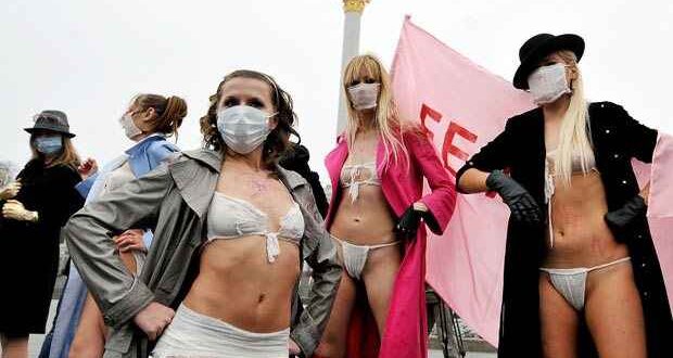 Έτοιμες να γδυθούν και στην Αθήνα οι Femen