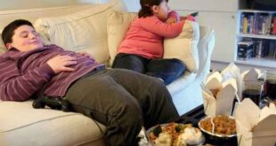 Η κρίση ρίχνει τους Έλληνες στον καναπέ και την παχυσαρκία