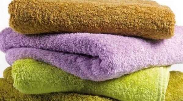 Να το μυστικό για να διατηρηθεί ζωντανό το χρώμα από τις πετσέτες του μπάνιου!