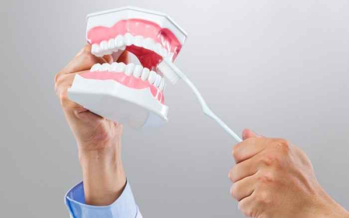 Ομαλός λειχήνας στόματος: Τι είναι και πως αντιμετωπίζεται