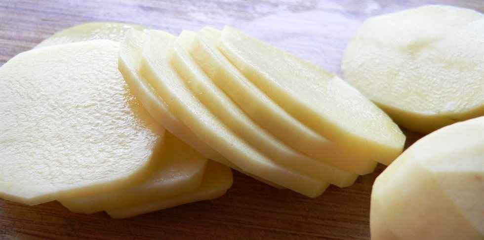 Πώς να κρατήσετε τις κομμένες πατάτες φρέσκες