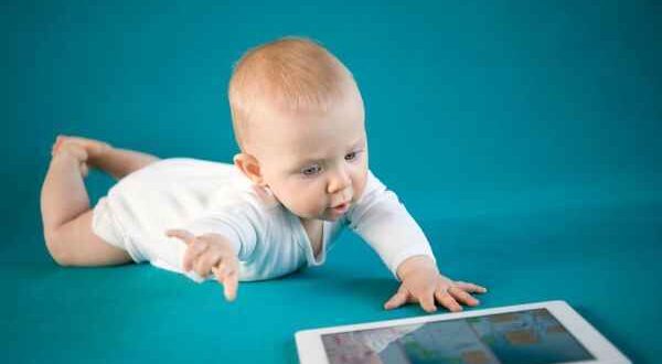 Κάνει να αφήνω το μωρό μου να παίζει με το tablet;