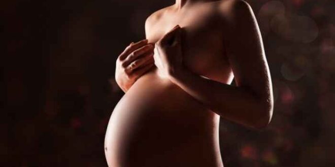 Γιατί το στήθος της γυναίκας αυξάνεται στην εγκυμοσύνη