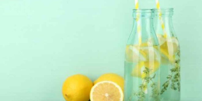 Νερό με λεμόνι για τη δυσπεψία: Μύθος ή αλήθεια;