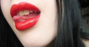 Πώς μπορείτε να έχετε κατακόκκινα χείλη με φυσικό τρόπο