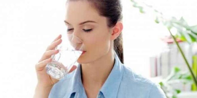Τα πλεονεκτήματα του να πίνετε ζεστό νερό