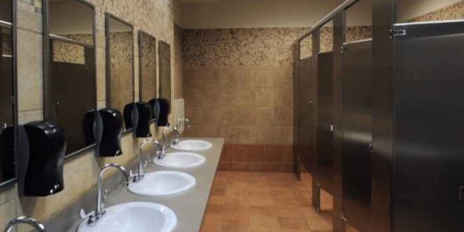 Δημόσιες τουαλέτες & ουρολοίμωξη: Το λάθος που όλοι κάνουμε