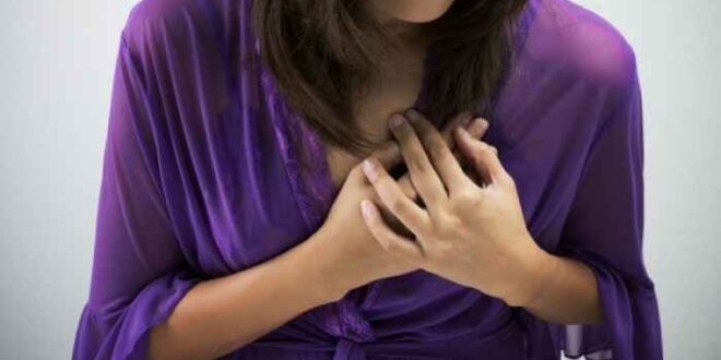 Ενόχληση στο στήθος: Αυτές είναι οι πιθανές αιτίες