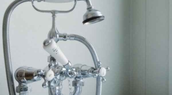 Πώς να καθαρίσετε τη μπανιέρα σας χωρίς απορρυπαντικό
