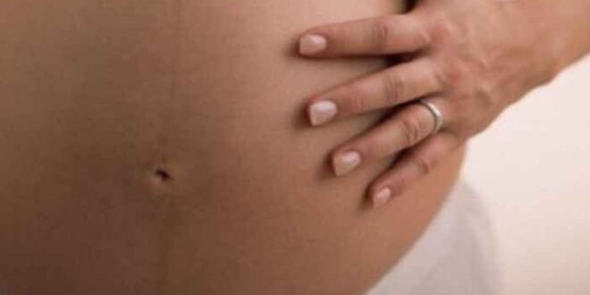 Linea Negra: Όλα όσα πρέπει να γνωρίζετε για την σκούρα γραμμή στην κοιλιά της εγκύου