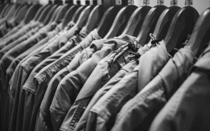 Οι κίνδυνοι που κρύβουν τα… καινούργια ρούχα