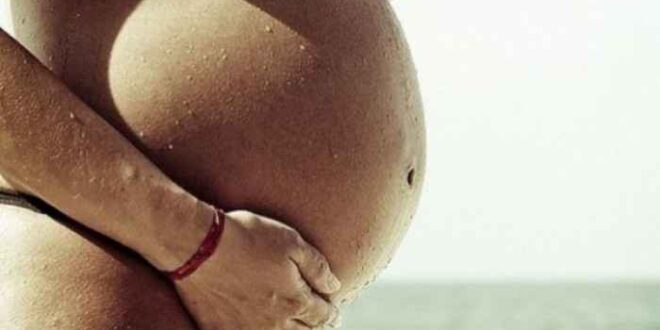 Αυτά είναι τα πράγματα που πρέπει να γνωρίζει μία έγκυος όταν πηγαίνει στη θάλασσα!