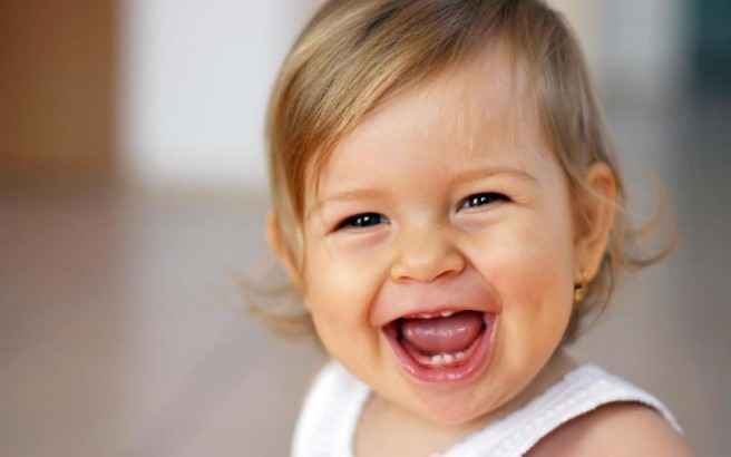 Τα μωρά μαθαίνουν πιο γρήγορα με… το γέλιο
