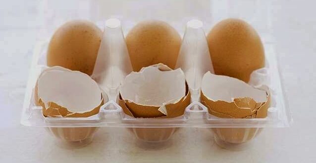 Καθαρίστε τις κατσαρόλες και τα τηγάνια σας με τα τσόφλια από τα αυγά!