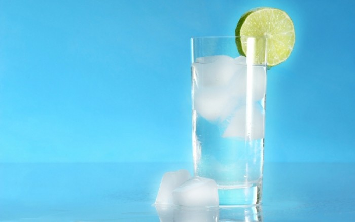 Δίαιτες & Αδυνάτισμα: Πόσο νερό πρέπει να πίνετε και πότε