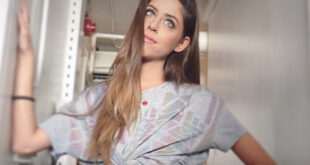 Η Demy ποζάρει γυμνή
