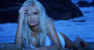 Η υπερσέξι Pia Mia δίνει ρεσιτάλ πόζας και στιλ