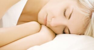 Ο τρόπος που κοιμόμαστε επηρεάζει τον εγκέφαλο
