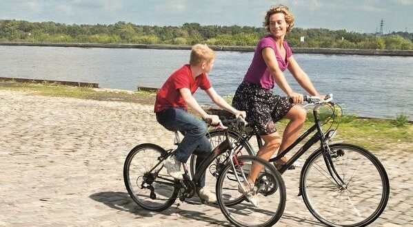 Ποδήλατο και παιδί: Αυτοί είναι οι «χρυσοί» κανόνες για την ασφάλειά του