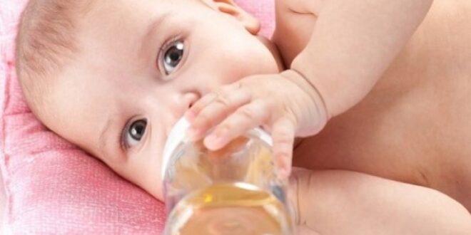 Πότε μπορεί να πιει το μωρό μου νερό;