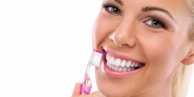 Βούρτσισμα δοντιών: Ποιος είναι τελικά ο σωστός τρόπος και διάρκεια