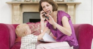Γιατί οι γονείς δεν πρέπει να ασχολούνται με το κινητό τους μπροστά στα παιδιά