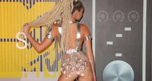 Η Miley Cyrus με φόρεμα… πολυέλαιο