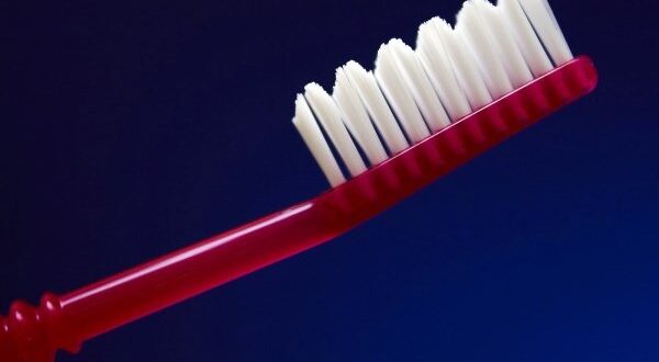 Μα πόσα μπορεί να κάνει μια οδοντόβουρτσα;