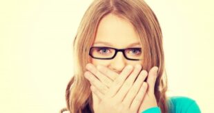 Κακοσμία στόματος: Με ποια τροφή θα την καταπολεμήσεις