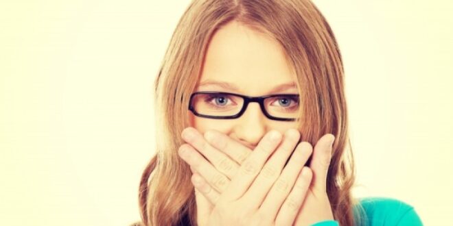 Κακοσμία στόματος: Με ποια τροφή θα την καταπολεμήσεις
