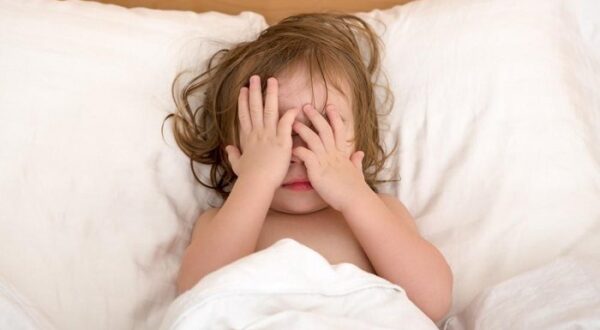Οι απίθανες δικαιολογίες που λένε τα παιδιά για να μην πάνε για ύπνο