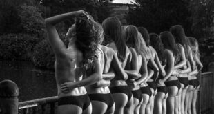 Γυναικεία ομάδα βόλεϊ έμεινε γυμνή για καλό σκοπό