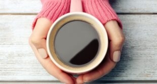 Γιατί πρέπει να πίνετε καφέ καθημερινά: Οι 7 λόγοι υγείας που θα σας πείσουν