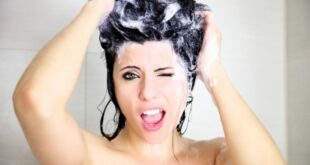 Το λάθος που κάνετε στο λούσιμο και καταστρέφει τα μαλλιά σας