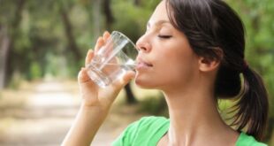Νεφρά: Πόσο νερό πρέπει να πίνετε για να λειτουργούν σωστά